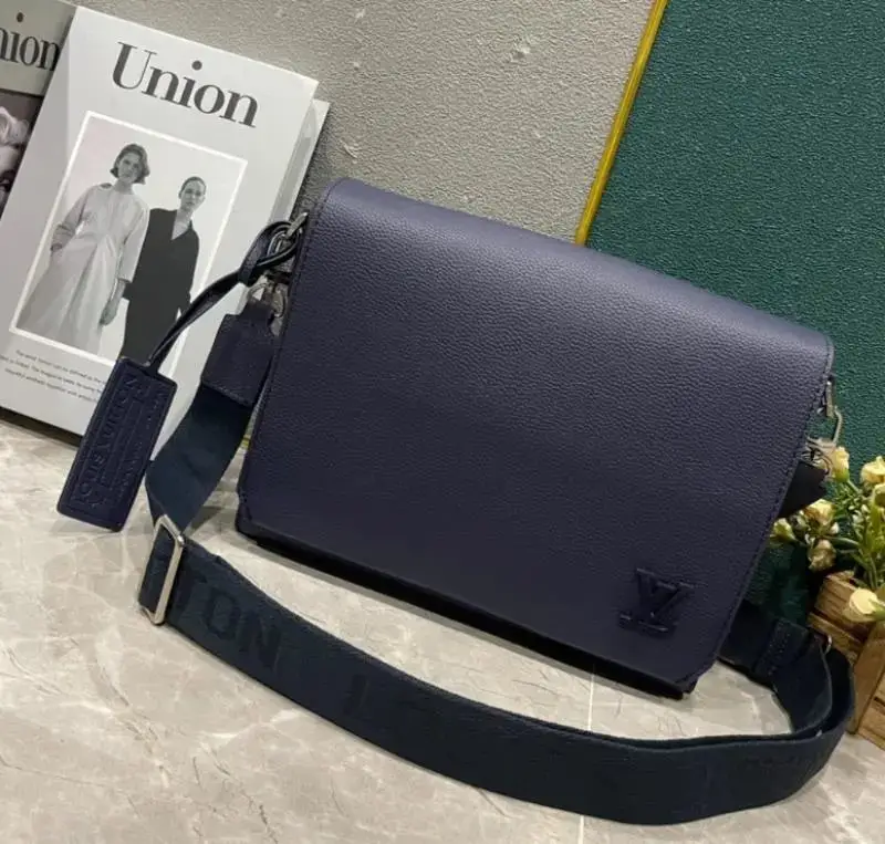 Louis Vuitton Shoulder Bag 3